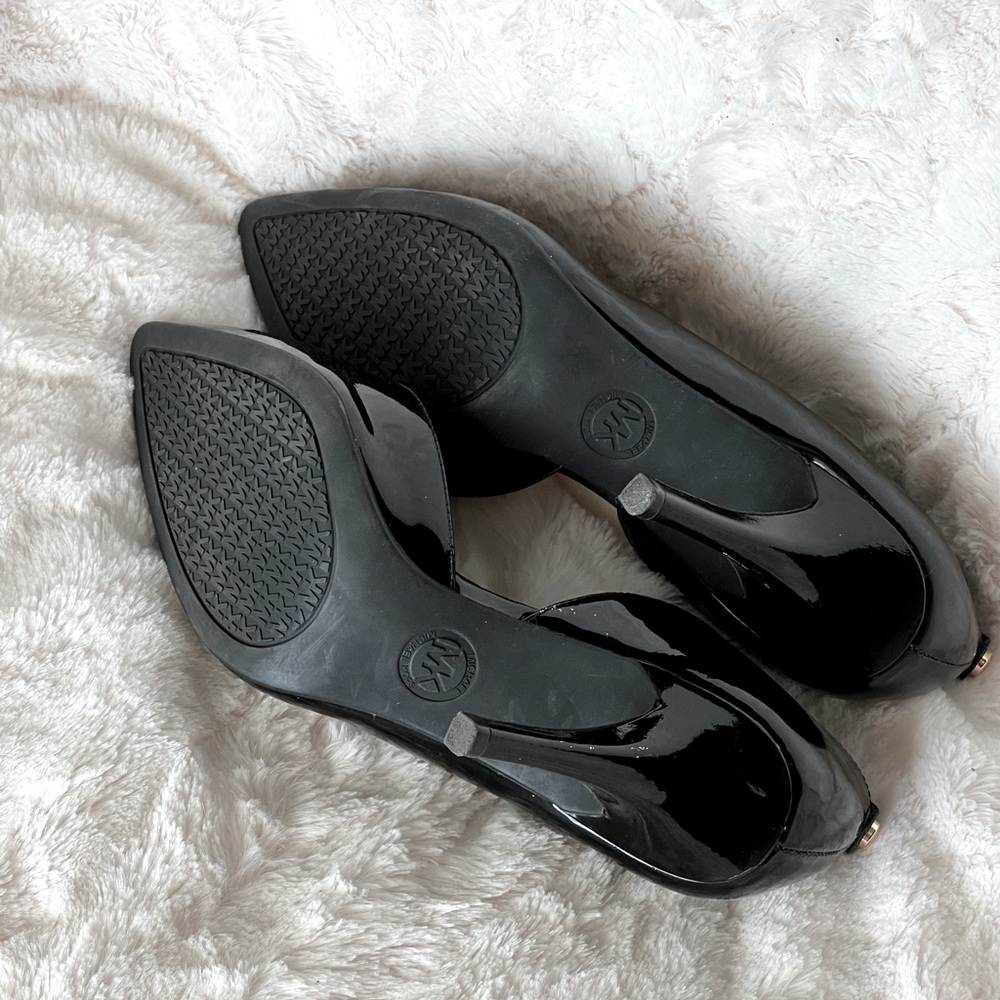 Michael Kors black pumps